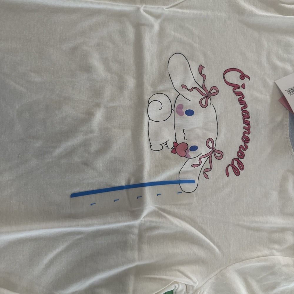 Whisper White Sanrio Cinnamoroll 2025 Hybrid Apparel Tee Shirt Size L NWT - Picture 2 of 4